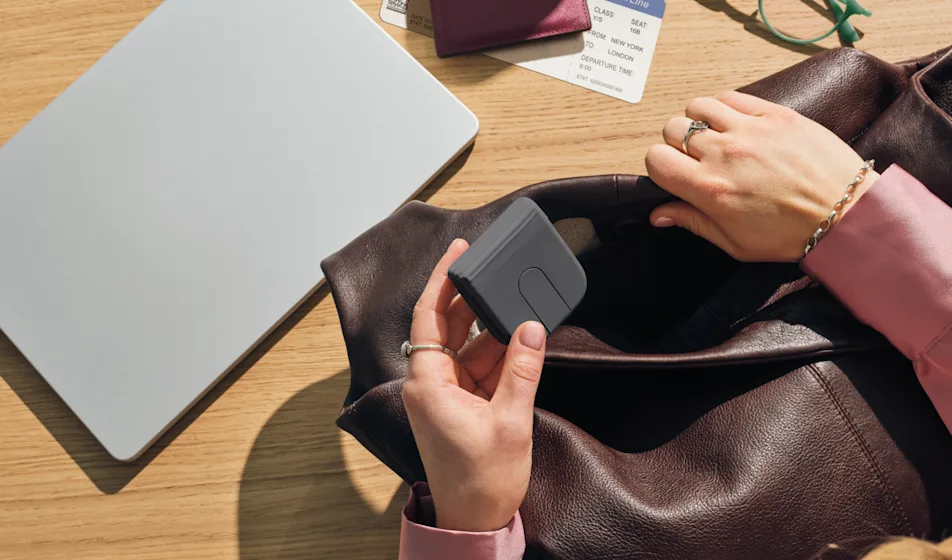 hand-placing-mobi-fold-graphite-in-the-bag-feature-2